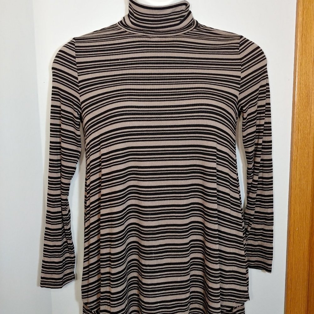 Apt 9 Tunic